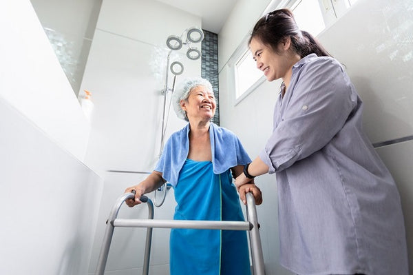 How to Deal with Bathing Difficulties for Seniors